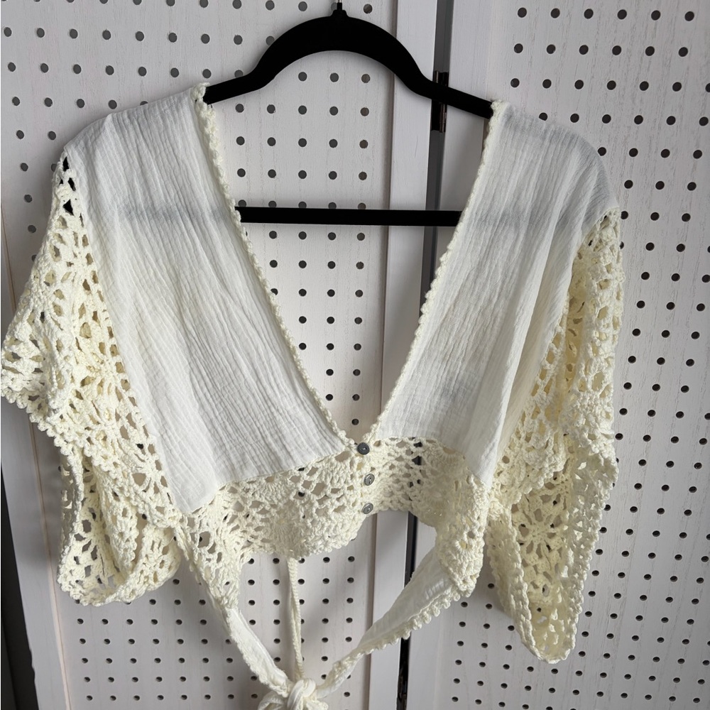 POL Cream Crochet Crop Top